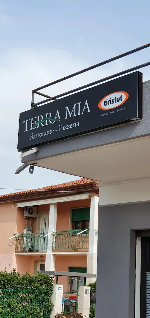 L'insegna di Terra Mia