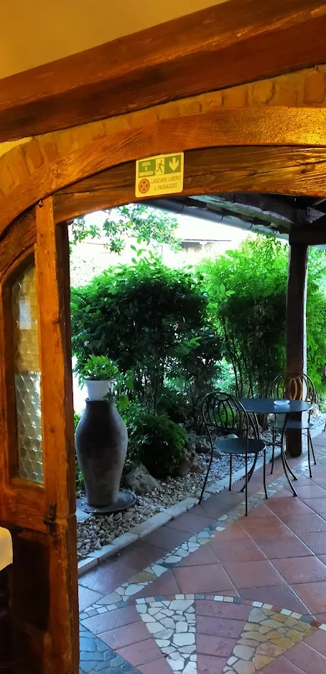 La porta d'ingresso vista dall'interno